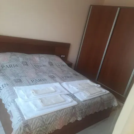 아파트 адиз 2 *